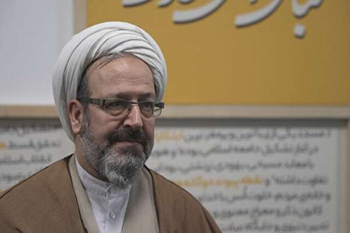 تیم اقتصادی دولت رویکرد جامع و صحیحی را برای تحقق شعار سال اتخاذ کند