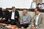 عکس | دیدار استاندار لرستان با خانواده شهید «اسماعیل عباس‌پور»