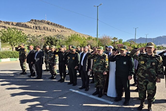 عکس | مراسم رژه روز ارتش در خرم‌آباد