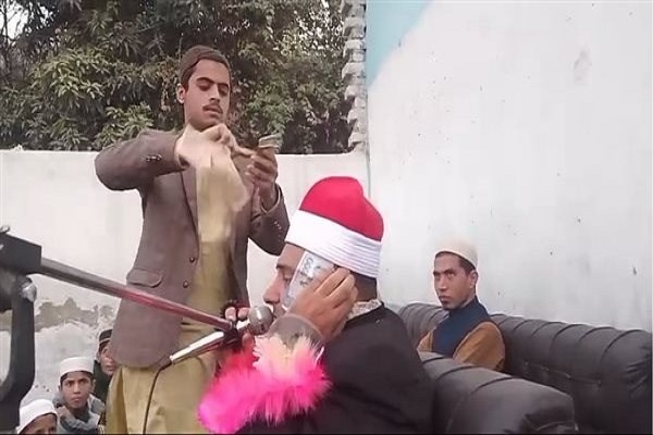 واکنش قاری مصری به پول‌باران تلاوت مجلسی در پاکستان