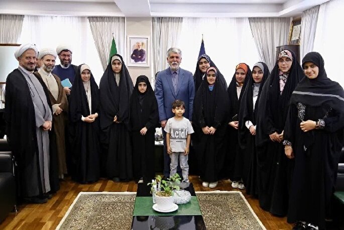 خانواده شهید عضو کانون‌های مساجد اردبیل تجلیل شد