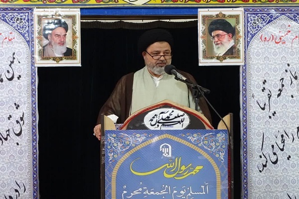 تربیت اخلاقی و انسانی دانش‌آموزان از ویژگی‌های بارز معلمان نمونه است