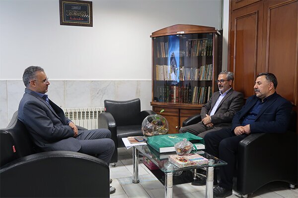 کمک حجاج اردبیلی به خانواده‌های تحت حمایت کمیته امداد