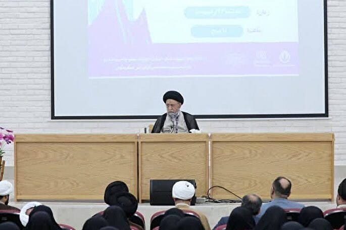 نقش هم‌زمان زن در خانواده و جامعه الزامی است