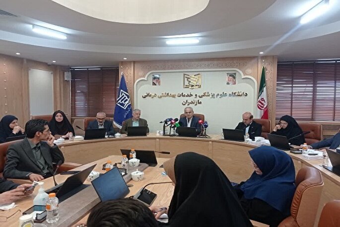 فقر مالی نباید بهانه منع خدمات مراکز درمانی به بیماران شود