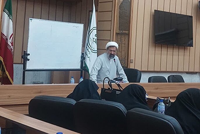 کارگاه «شرح دعاهای کاربردی صحیفه» در یزد برگزار شد