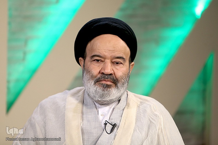 مدارک حوزوی باید همان مدارک دانشگاهی باشد