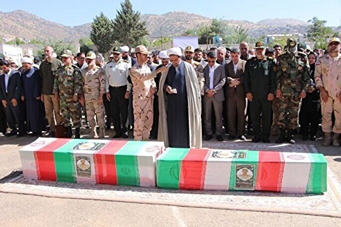 مریوان در سوگ و وداع با پیکرهای مطهر شهیدان مرزبانی