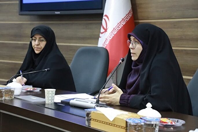 نسل جدید باید با زنان شهیده آشنا شوند