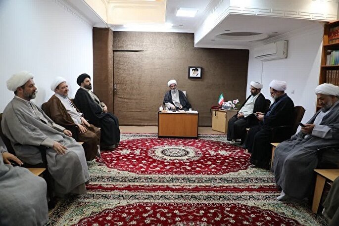 بهره‌مندی از ظرفیت هنرمندان و رسانه‌ها برای نشر ارزش‌های دفاع‌ مقدس