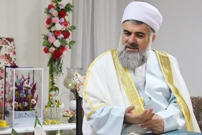 مقام معظم رهبری خط قرمز ملت ایران است