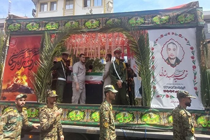 پیکر شهید «محراب بشارتی» در بندرانزلی تشییع شد