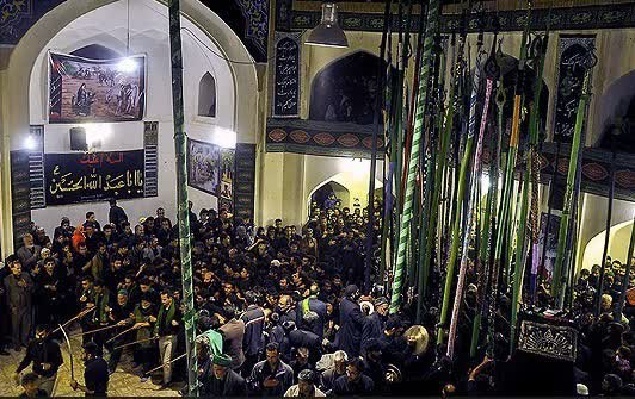 آیین «حسین حسین» در حسینیه حاج علیاشرف بشرویه آیین «حسین حسین» در حسینیه حاج علیاشرف بشرویه