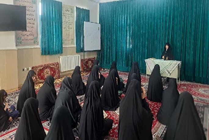 ملت ایران با اتحادی چشمگیر در مقابل دشمن برخاسته‌اند