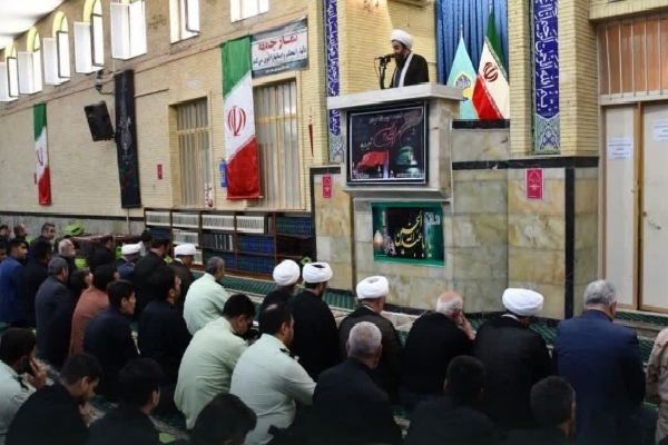 مکتب عاشورا الهام‌بخش مبارزه با ظلم است