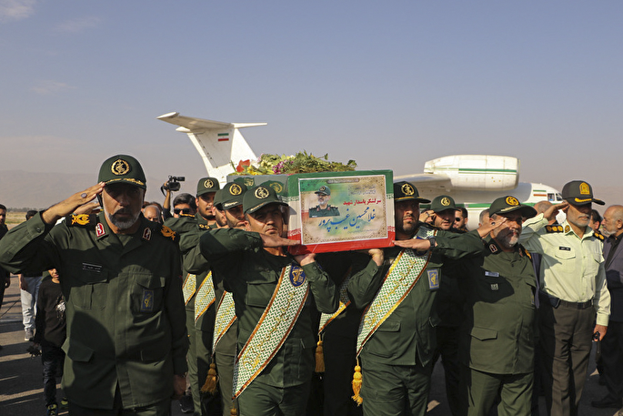 پیکر سردار شهید غلامحسین غیب‌پرور به شیراز منتقل شد