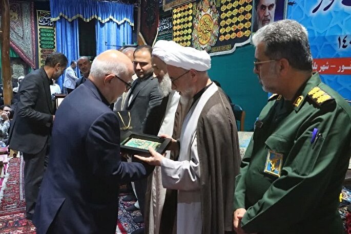 عکس | تجلیل از سیدمحسن موسوی‌بلده در محفل قرآنی بلده نور