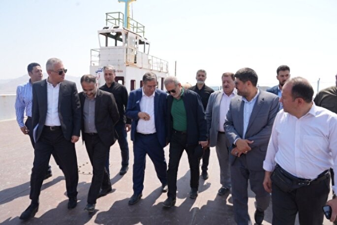 بازدید رئیس‌جمهور از دریاچه ارومیه