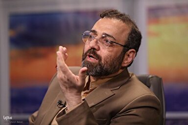 فیلم | استفاده از کتاب «طبقات» در دوران معاصر