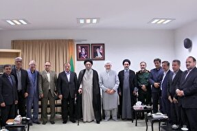 تنها راه عبور از مشکلات کشور، همدلی و وحدت است