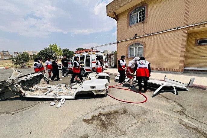 آموزش؛ سرمایه‌ای برای ساختن جامعه‌ای ایمن‌تر و آگاه‌تر