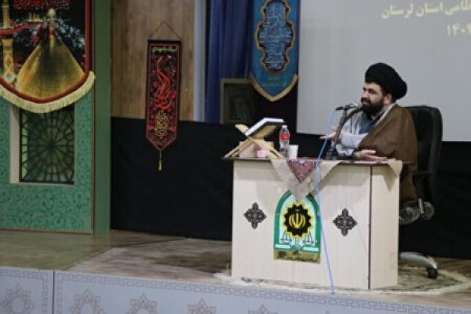 دشمن اجازه بیان گفتمان انقلاب اسلامی را نمی‌دهد