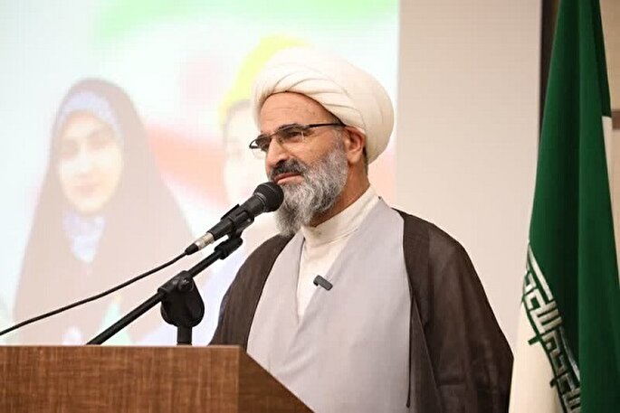 خودسازی مقدمه اثرگذاری در جامعه است‌