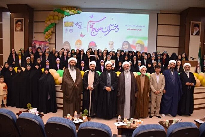 دختران با مهارت‌آموزی می‌توانند در جهاد تبیین نقش‌آفرین باشند