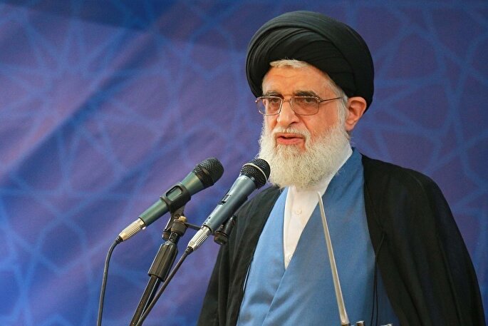 وجود سلسله نظارت‌ها یکی از شاخص‌های حکومت اسلامی است
