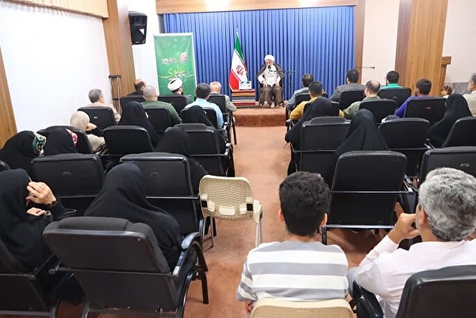 امر به معروف و نهی از منکر بالاترین عبادت و برتر از جهاد است