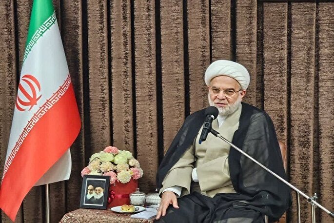 فیلم | هویت امت اسلامی و چالش‌های اتحاد امت در دوران معاصر