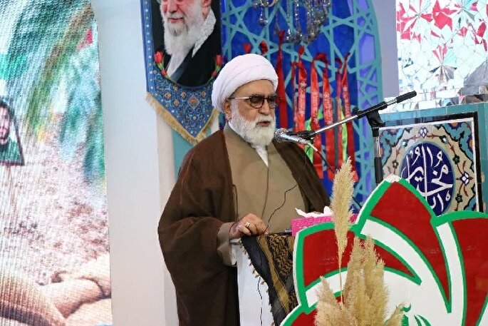 حفظ استقلال و عزت کشور در همراهی با مقام معظم رهبری است