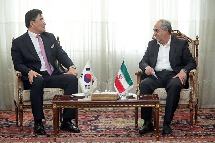 دنبال راه‌حل‌هایی برای روابط پایدار با ایران هستیم