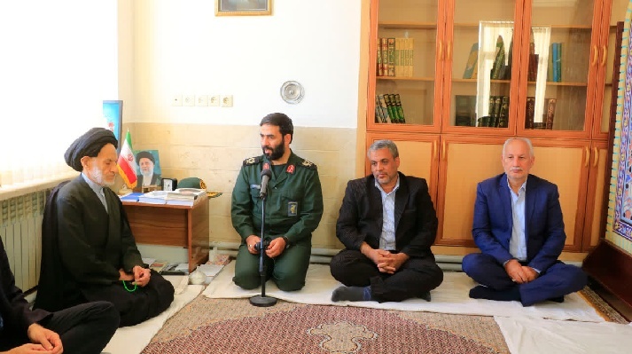 دیدار سردار غلامرضا حسن‌پور، رئیس سازمان بسیج اصناف با  دیدار با نماینده ولی فقیه در خراسان‌ جنوبی