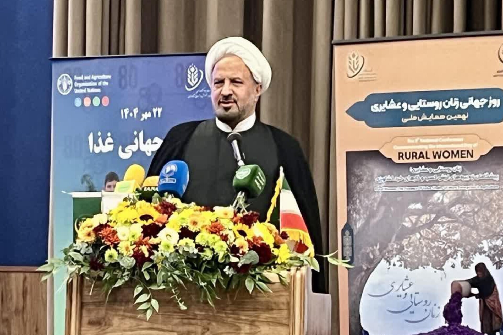 زنان روستایی و عشایری در جشنواره «ایران مهر» تجلیل شدند