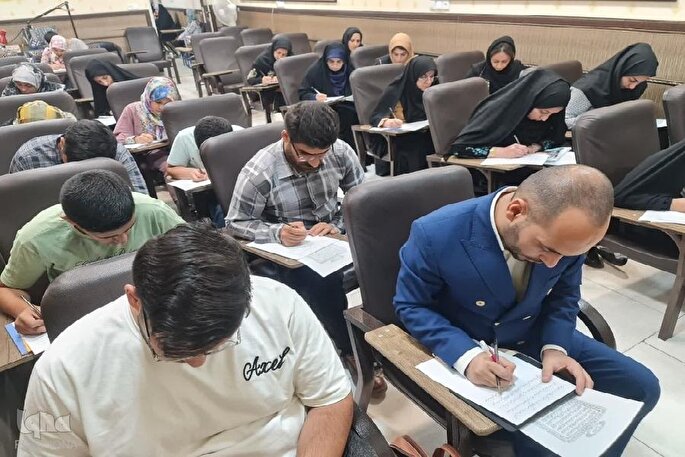 کتابت قرآن با خط شکسته به همت هنرجویان یزدی انجام شد