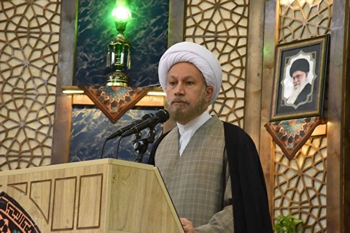 پیام انقلاب اسلامی را با رسانه و منطق به دنیا منتقل کنیم