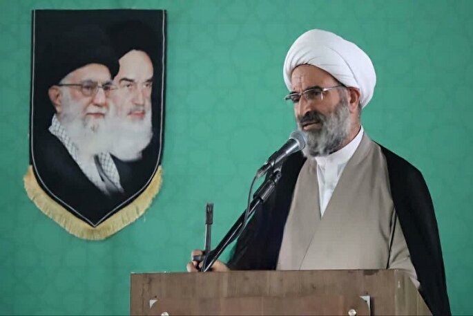 توجه دولت به مسئله معیشت جامعه ضروری است