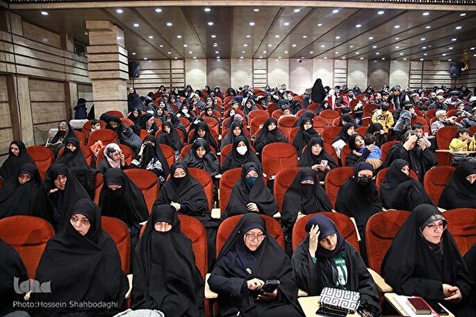 استقبال بی‌نظیر بانوان از مسابقات معارفی قرآن در قم