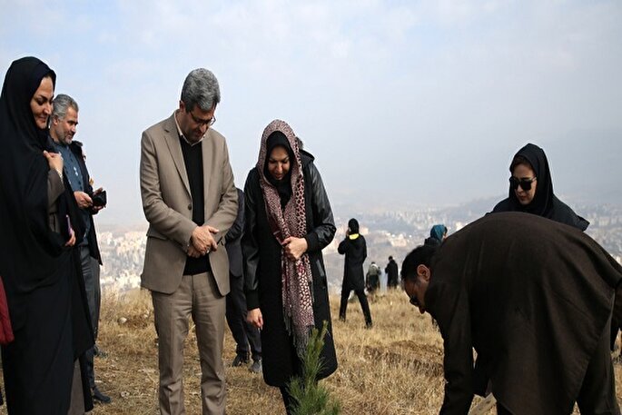 پویش «نهضت درختکاری در سایه مادر» در کردستان؛ پیوند عشق، زندگی و طبیعت