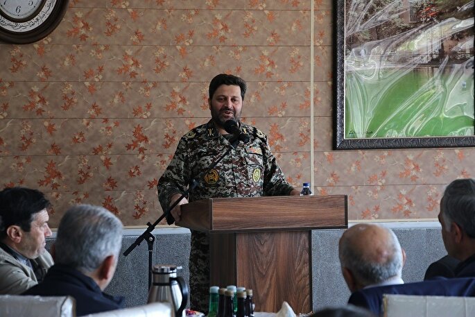 خانواده شهدا منبع قدرت و پایداری جامعه هستند