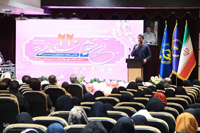 اهدا ۲۲۰ سری جهیزیه اهدایی مقام معظم رهبری به نوعروسان خراسان جنوبی