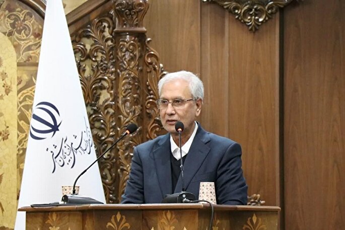 شعر نقش اساسی در حفظ هویت و فرهنگ ایرانی دارد