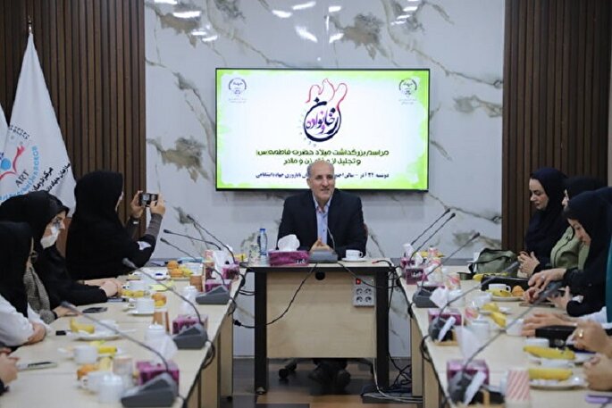 بانوان نقش اصلی در ارتقای فرهنگ و اخلاق جامعه دارند