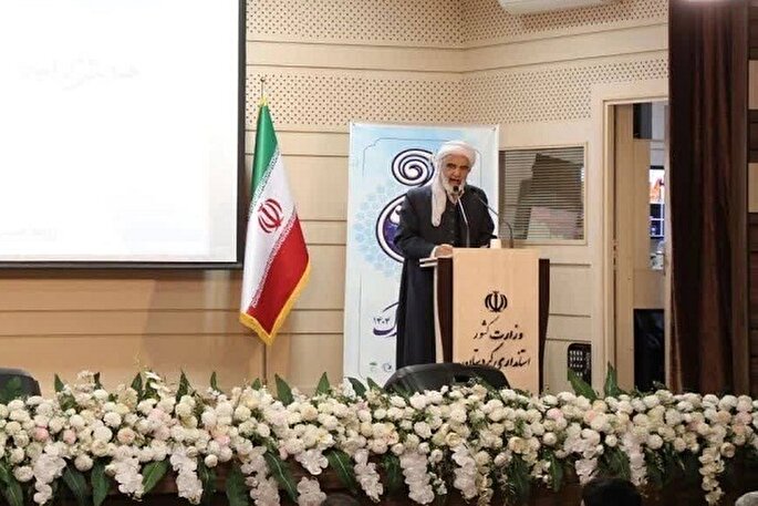 زن محور توسعه و تعالی جامعه اسلامی است