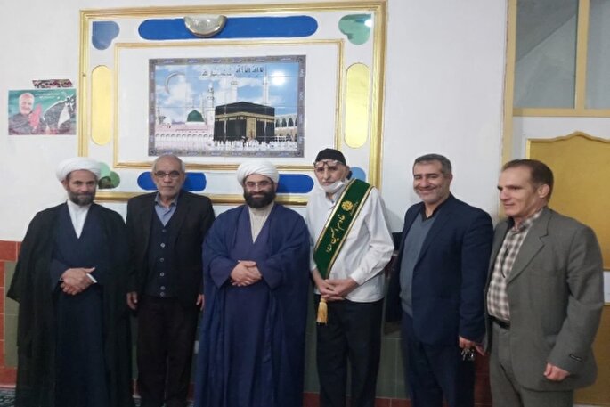 تکریم پیرغلام ۷۴ ساله رومشکان از سوی بنیاد دعبل خزاعی لرستان