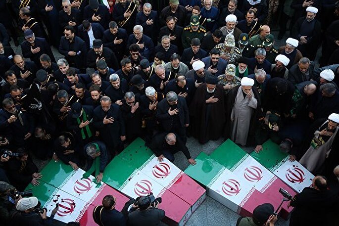 عکس | تشییع شهدای گمنام در حرم حضرت معصومه(س)