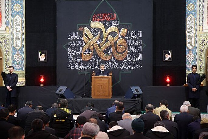 عکس | قرائت خطبه فدکیه در حرم حضرت معصومه(س)