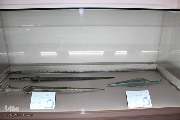 نگاهی به موزه کتب خطی در باغ اکبریه بیرجند