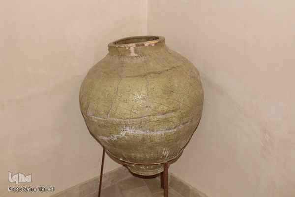 نگاهی به موزه کتب خطی در باغ اکبریه بیرجند